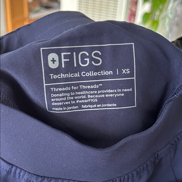 Figs Women's Zamora Jogger Scrub Pants. Size XS.  Navy. Excellent condition. - Picture 3 of 4